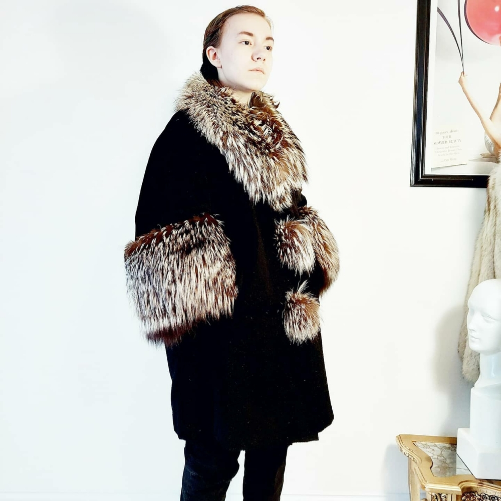 SOLD💖 Bergdorf Goodman New York Plaza Fur collar - Picture 4 of 12